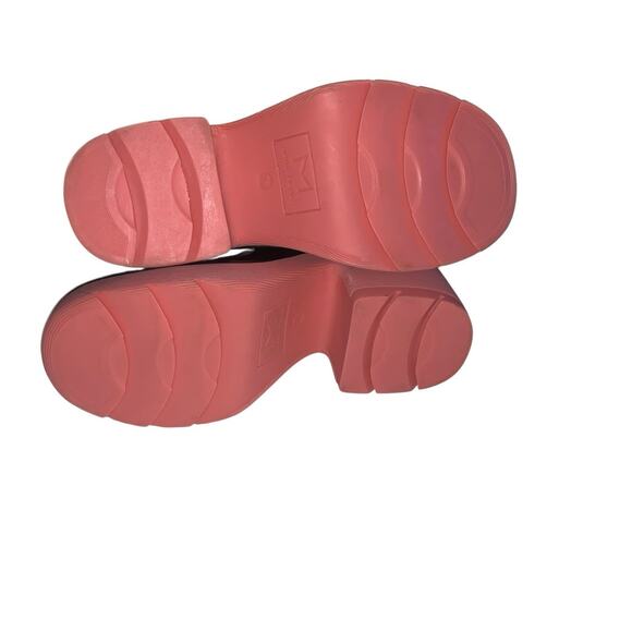 Marc Fisher- BLACK CHUNKY FREDY LUG SOLE BOOTIE- pink bottoms- Size 7 M - Picture 7 of 13